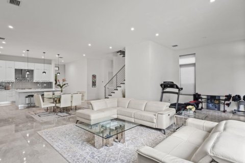 Купить виллу или дом в Дорал, Флорида 4 спальни, 371.14м2, № 2186183 - фото 17