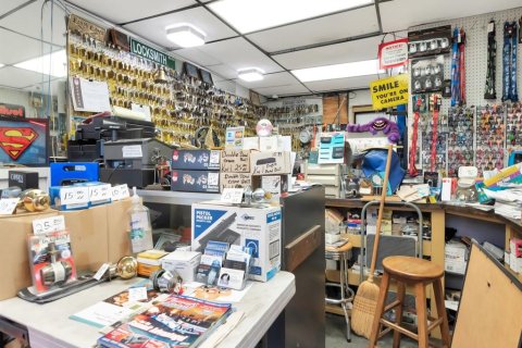 Commercial property in Tampa, Florida № 1648507 - photo 22