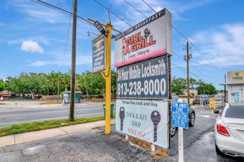 Commercial property in Tampa, Florida № 1648507 - photo 3