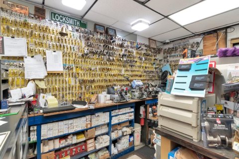 Commercial property in Tampa, Florida № 1648507 - photo 15