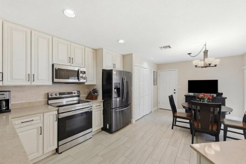 Touwnhouse à vendre à Pompano Beach, Floride: 4 chambres, 211.63 m2 № 2087835 - photo 2