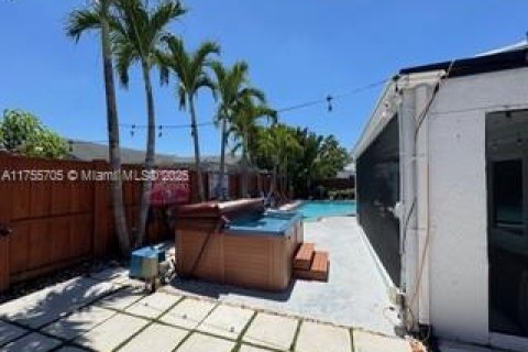 Casa en venta en Lauderhill, Florida, 3 dormitorios, 198.35 m2 № 1804408 - foto 14