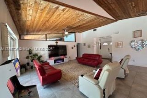 Casa en venta en Lauderhill, Florida, 3 dormitorios, 198.35 m2 № 1804408 - foto 25