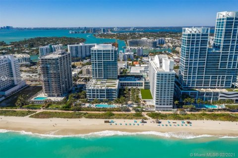 Condo in Miami Beach, Florida, 1 bedroom  № 1981280 - photo 17