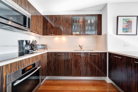Condo in Miami Beach, Florida, 1 bedroom  № 1981280 - photo 24