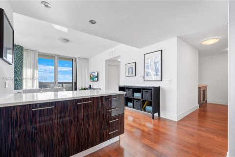 Condo in Miami Beach, Florida, 1 bedroom  № 1981280 - photo 22
