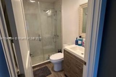 Townhouse in South Miami, Florida 2 bedrooms, 93.55 sq.m. № 1830398 - photo 5
