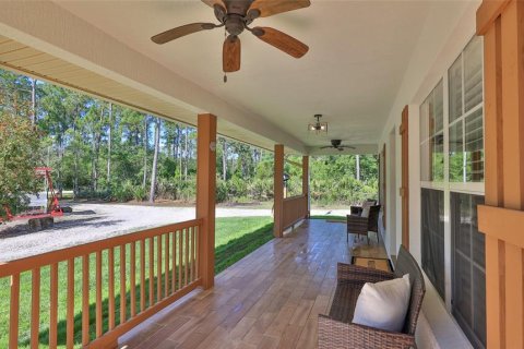 House in New Smyrna Beach, Florida 4 bedrooms, 237.27 sq.m. № 2213019 - photo 7