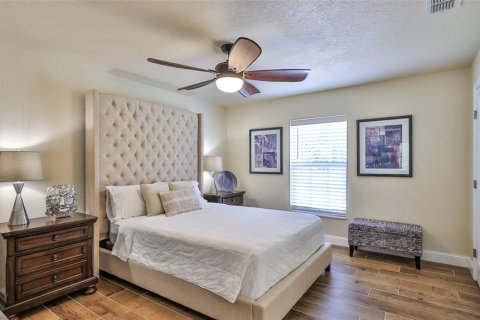 House in New Smyrna Beach, Florida 4 bedrooms, 237.27 sq.m. № 2213019 - photo 19