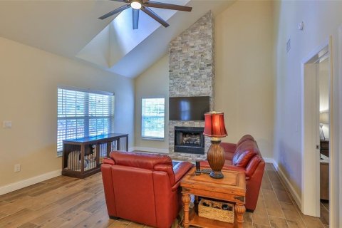 House in New Smyrna Beach, Florida 4 bedrooms, 237.27 sq.m. № 2213019 - photo 10