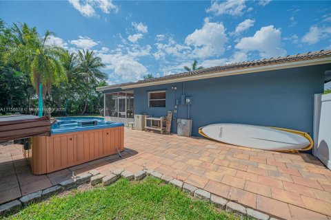 House in Plantation, Florida 3 bedrooms, 159.42 sq.m. № 1503296 - photo 9