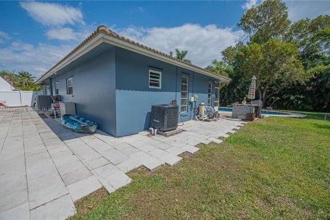 House in Plantation, Florida 3 bedrooms, 159.42 sq.m. № 1503296 - photo 14