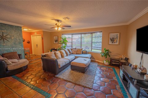 House in Plantation, Florida 3 bedrooms, 159.42 sq.m. № 1503296 - photo 28