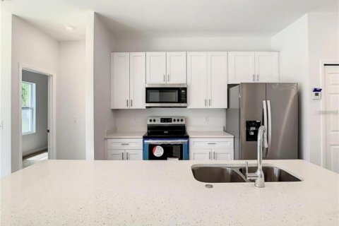 Villa ou maison à louer à Ocala, Floride: 4 chambres, 152.36 m2 № 2102805 - photo 4