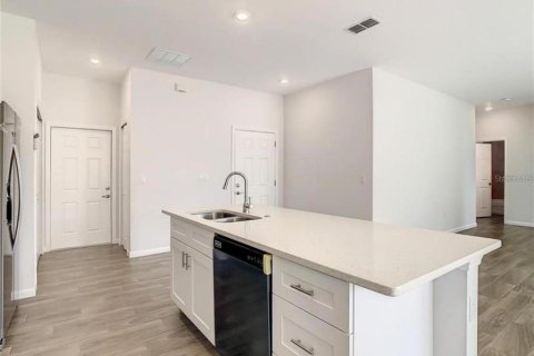 Villa ou maison à louer à Ocala, Floride: 4 chambres, 152.36 m2 № 2102805 - photo 5