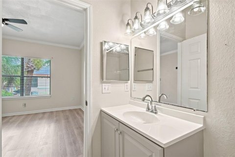 Condo in Palm Harbor, Florida, 2 bedrooms  № 2339252 - photo 20