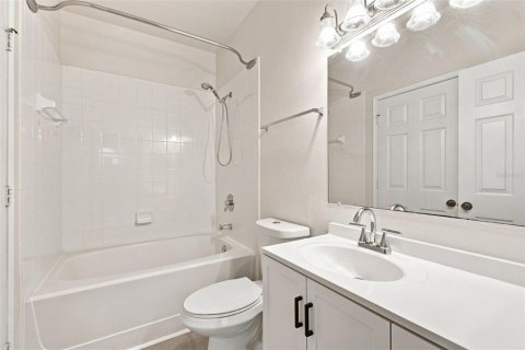 Condo in Palm Harbor, Florida, 2 bedrooms  № 2339252 - photo 25