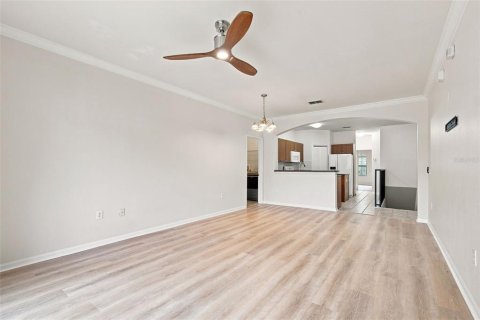 Condo in Palm Harbor, Florida, 2 bedrooms  № 2339252 - photo 13