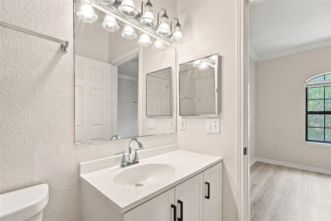 Condo in Palm Harbor, Florida, 2 bedrooms  № 2339252 - photo 26