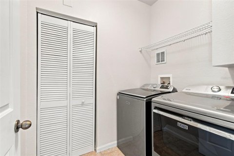 Condo in Palm Harbor, Florida, 2 bedrooms  № 2339252 - photo 16