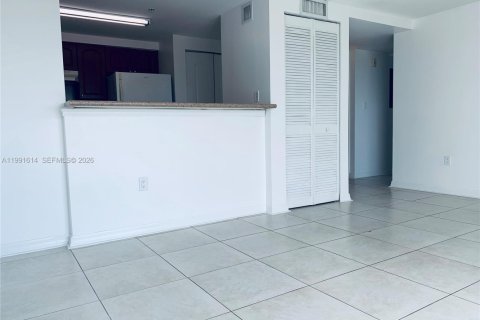 Снять в аренду кондоминиум в Майами, Флорида 1 спальня, 57.6м2, № 2058316 - фото 8