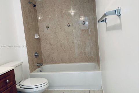 Снять в аренду кондоминиум в Майами, Флорида 1 спальня, 57.6м2, № 2058316 - фото 13