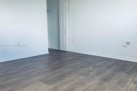 Снять в аренду кондоминиум в Майами, Флорида 1 спальня, 57.6м2, № 2058316 - фото 2