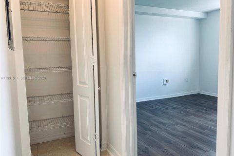 Снять в аренду кондоминиум в Майами, Флорида 1 спальня, 57.6м2, № 2058316 - фото 11