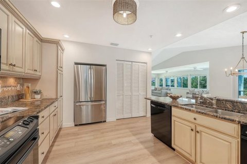 House in Longboat Key, Florida 5 bedrooms, 280.19 sq.m. № 2200037 - photo 26