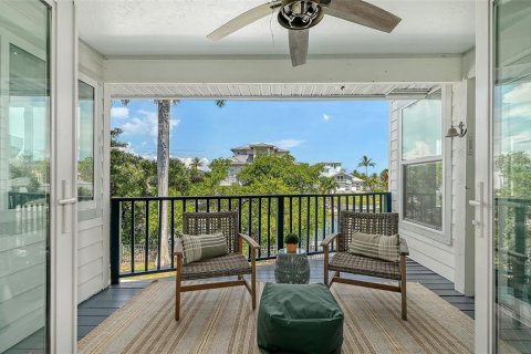 House in Longboat Key, Florida 5 bedrooms, 280.19 sq.m. № 2200037 - photo 29