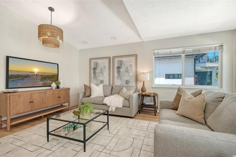 House in Longboat Key, Florida 5 bedrooms, 280.19 sq.m. № 2200037 - photo 15