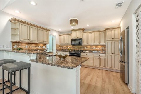 House in Longboat Key, Florida 5 bedrooms, 280.19 sq.m. № 2200037 - photo 20