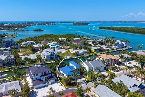 House in Longboat Key, Florida 5 bedrooms, 280.19 sq.m. № 2200037 - photo 2