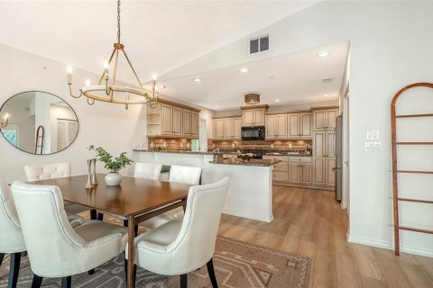 House in Longboat Key, Florida 5 bedrooms, 280.19 sq.m. № 2200037 - photo 19