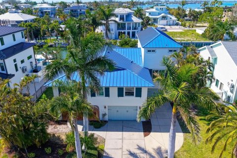 House in Longboat Key, Florida 5 bedrooms, 280.19 sq.m. № 2200037