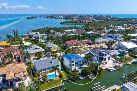 House in Longboat Key, Florida 5 bedrooms, 280.19 sq.m. № 2200037 - photo 3
