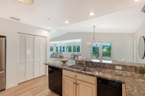 House in Longboat Key, Florida 5 bedrooms, 280.19 sq.m. № 2200037 - photo 25