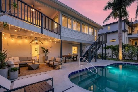 House in Longboat Key, Florida 5 bedrooms, 280.19 sq.m. № 2200037 - photo 6