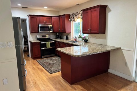 House in Palmetto Bay, Florida 4 bedrooms, 219.62 sq.m. № 1844083 - photo 11