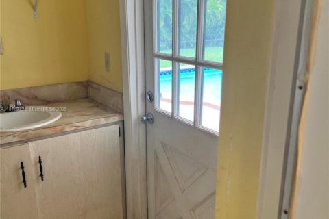 House in Palmetto Bay, Florida 4 bedrooms, 219.62 sq.m. № 1844083 - photo 30