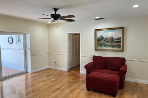 House in Palmetto Bay, Florida 4 bedrooms, 219.62 sq.m. № 1844083 - photo 10