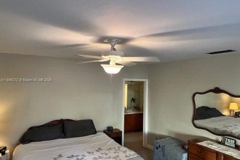 House in Palmetto Bay, Florida 4 bedrooms, 219.62 sq.m. № 1844083 - photo 25