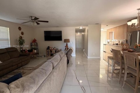 Villa ou maison à vendre à Davie, Floride: 3 chambres, 120.77 m2 № 2431382 - photo 13