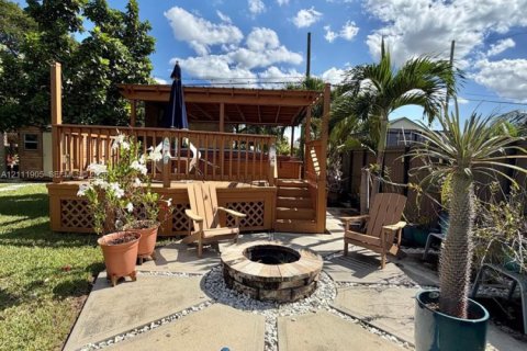 Villa ou maison à vendre à Davie, Floride: 3 chambres, 120.77 m2 № 2431382 - photo 4
