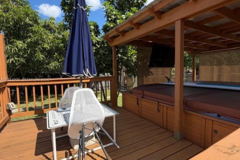 Villa ou maison à vendre à Davie, Floride: 3 chambres, 120.77 m2 № 2431382 - photo 6