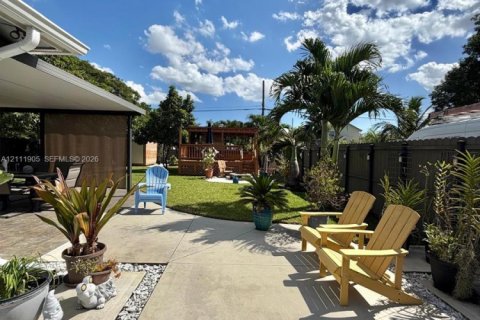 Villa ou maison à vendre à Davie, Floride: 3 chambres, 120.77 m2 № 2431382 - photo 3