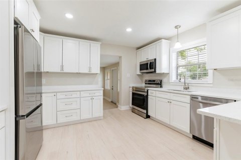Villa ou maison à vendre à Saint Petersburg, Floride: 2 chambres, 97.36 m2 № 1826659 - photo 16