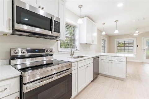 Villa ou maison à vendre à Saint Petersburg, Floride: 2 chambres, 97.36 m2 № 1826659 - photo 18