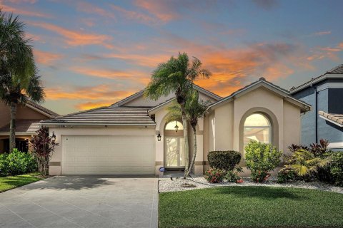 House in Lake Worth, Florida 3 bedrooms, 148.64 sq.m. № 2285908