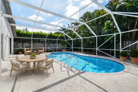 House in Lake Worth, Florida 3 bedrooms, 148.64 sq.m. № 2285908 - photo 3